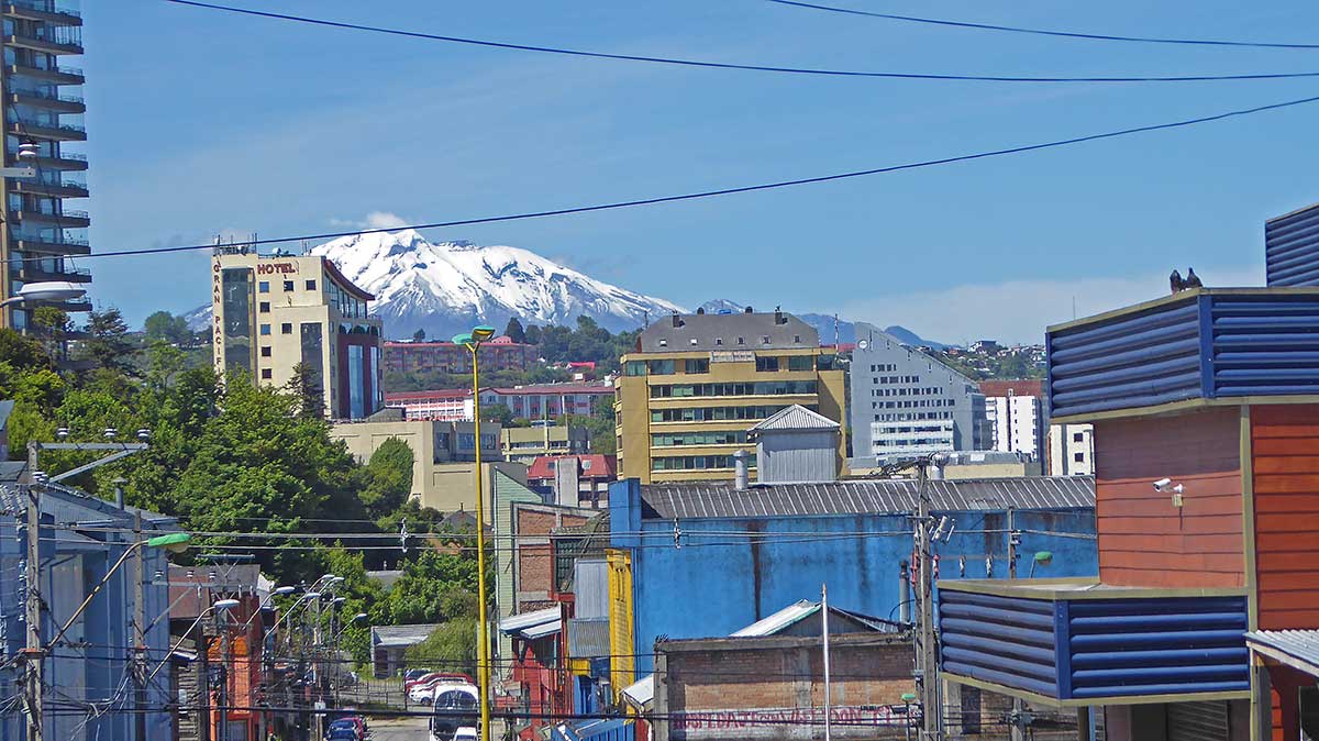 Puerto Montt mit Blick auf den Vulkan
