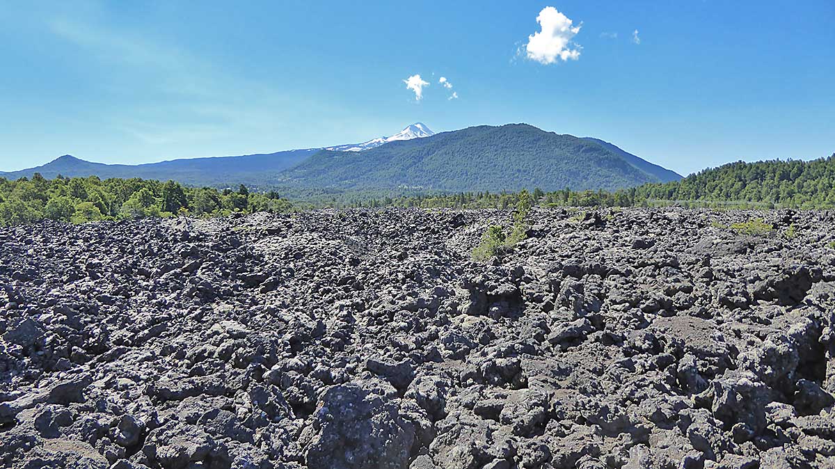 Feld ausgehaerteter Lava