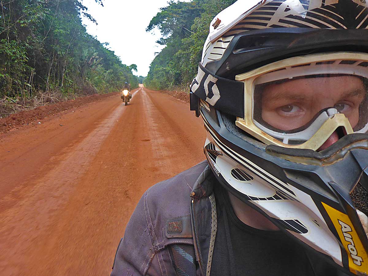 22 Schoene Piste auf dem Weg durch den Amazonas Guyanas nach Brasilien