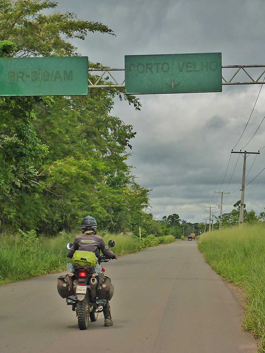 30 Auf gehts nach Porto Velho, auf dem beruechtigten Landweg der BR 319